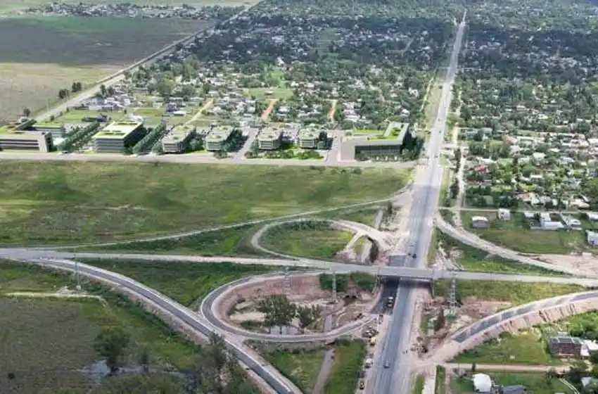 Roly Santacroce, intendente de Funes: «En marzo llevaremos adelante una gran obra de conectividad con Rosario»