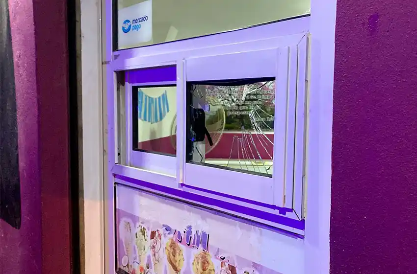 No le quisieron vender helado y rompió la vidriera: fue hospitalizado
