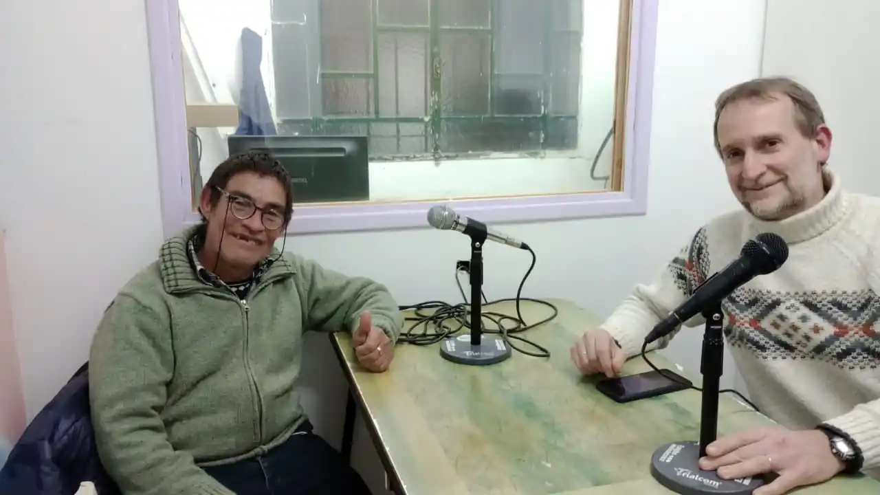 Estudiantes de la EPA 702 participaron de una experiencia radial en la Escuela Secundaria N° 6