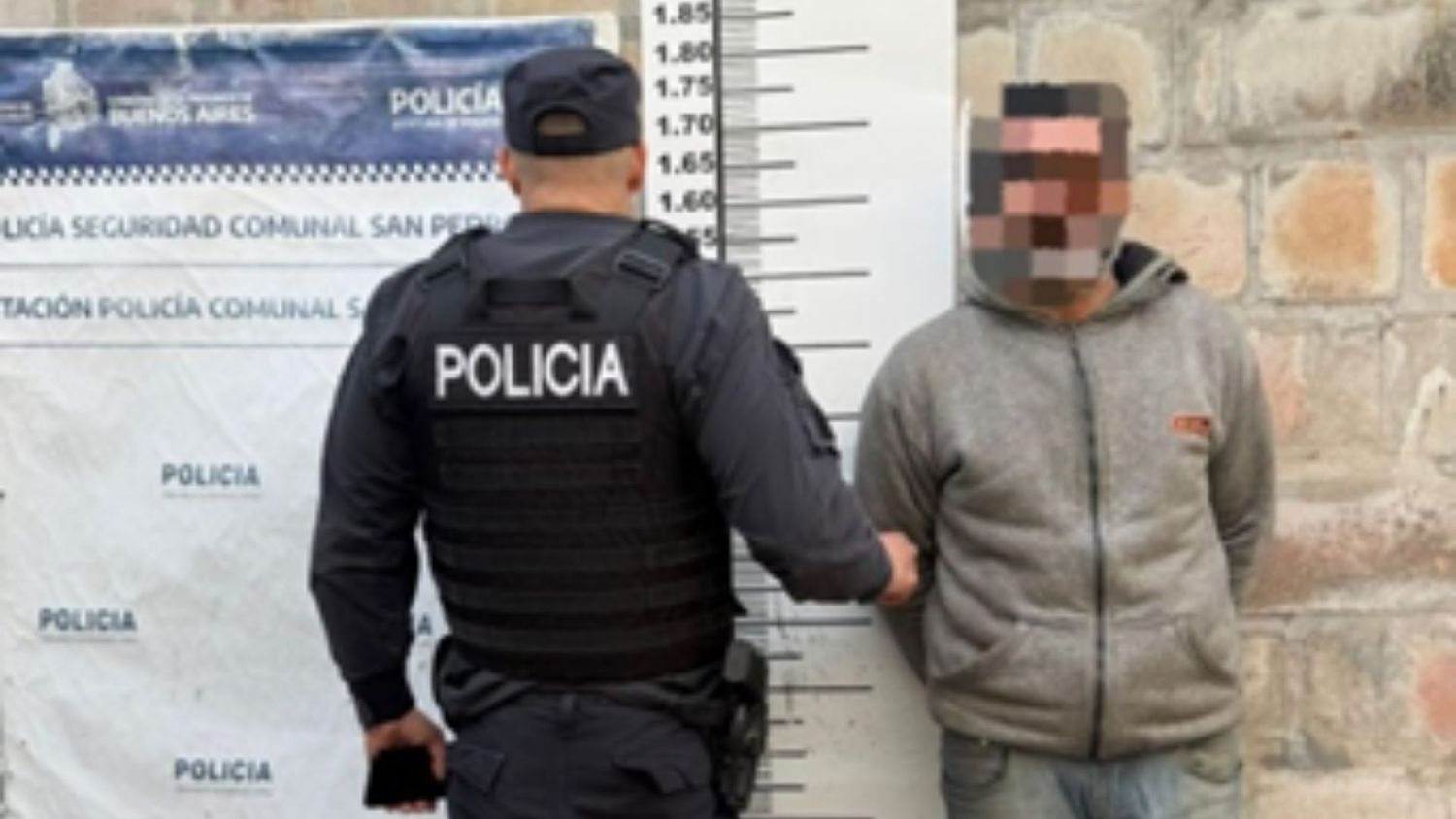 El individuo que dañó el espejo retrovisor de una camioneta quedó a disposición de la Fiscalía Nº 7.