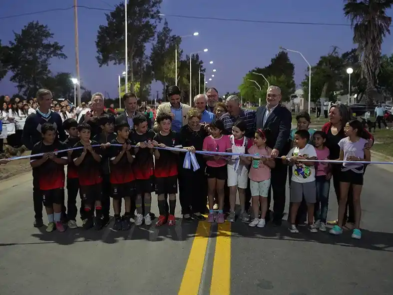 Con la presencia de Pullaro, Frontera inauguró la pavimentación de la Avenida Sastre