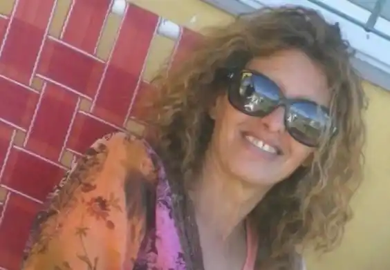 Hallaron a una maestra ahorcada y amordazada en su casa