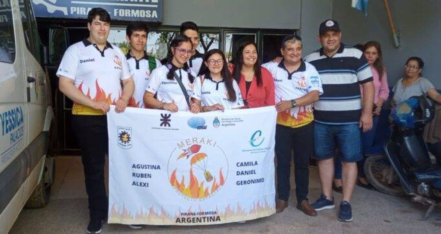 Estudiantes formoseños, elegidos el mejor 
equipo en la validación de un picosatélite