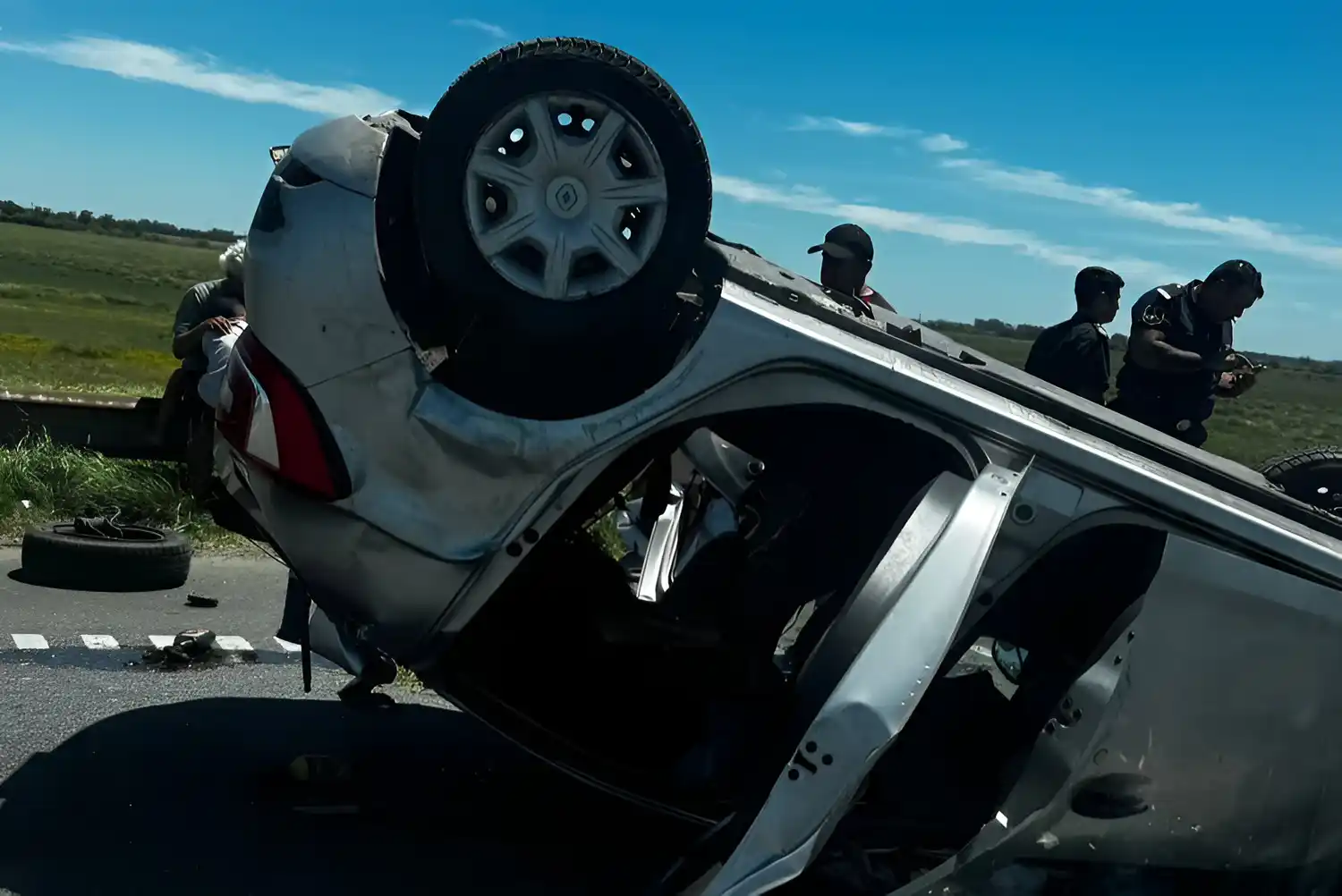 Así quedó el automóvil tras el accidente.