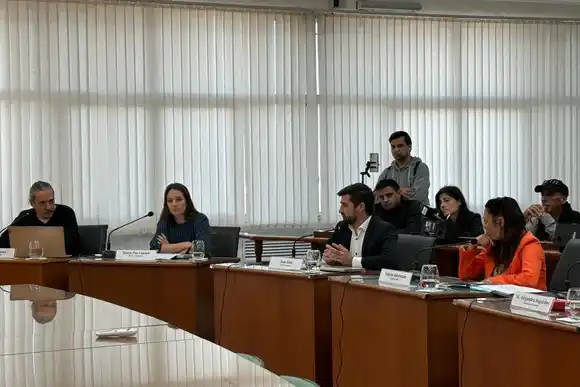 Dudas y contradicciones por el viaje a Alemania