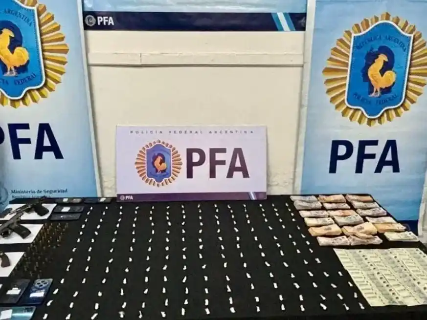 Algunos de los elementos incautados durante el operativo. Foto: PFA.