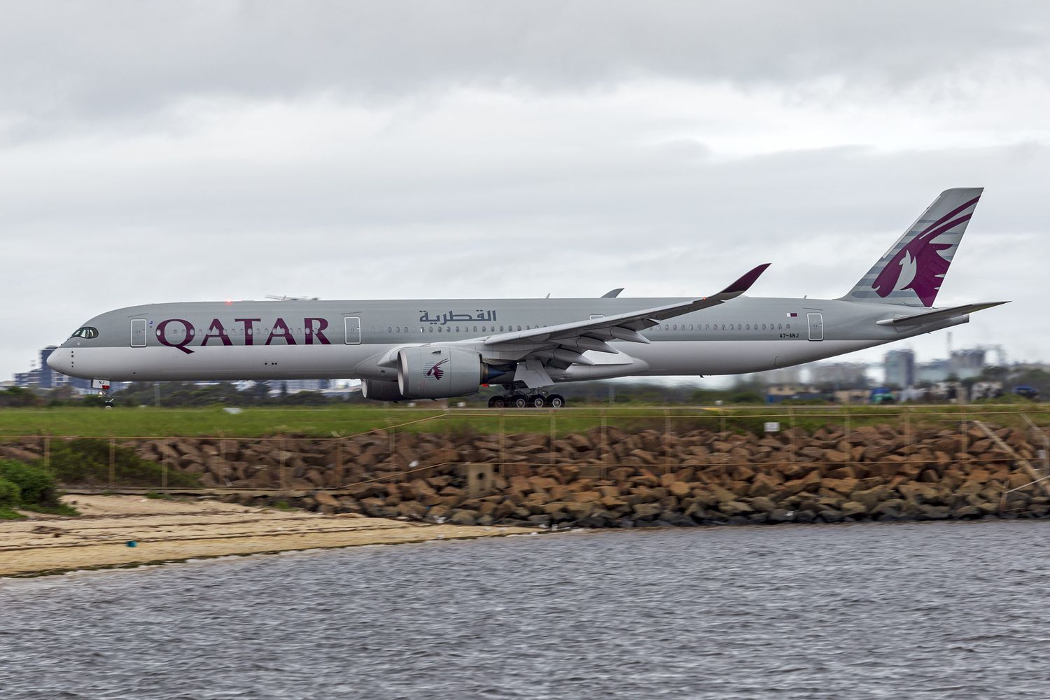 Defectos de pintura del A350: Airbus refuta a Qatar y se prepara para una batalla legal