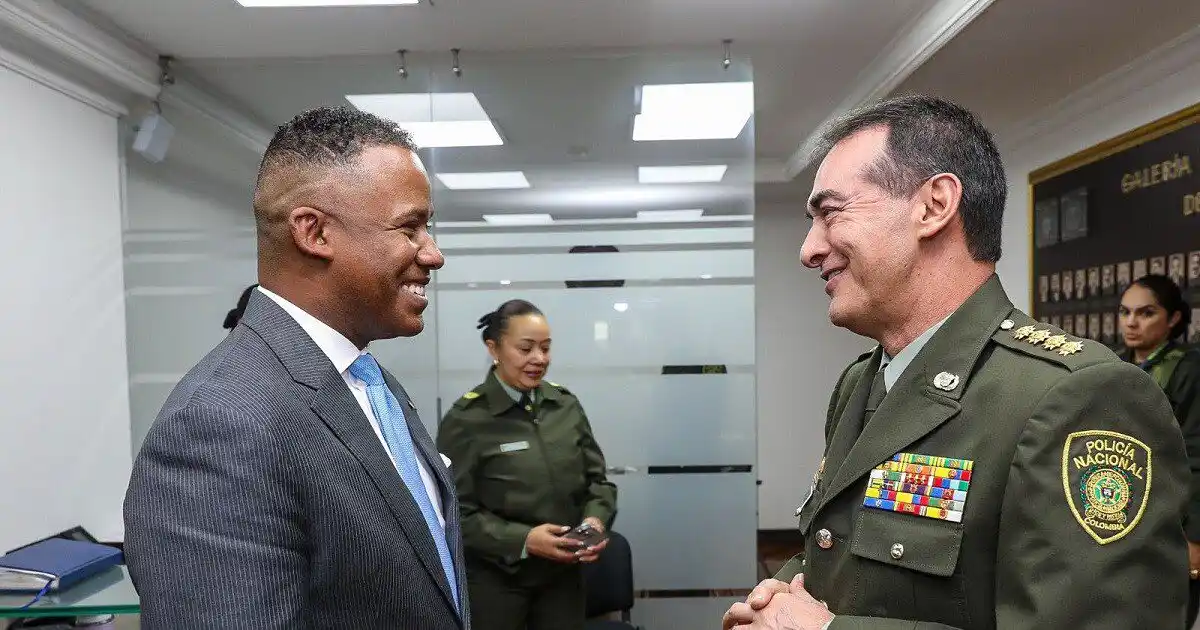 Lo que se sabe sobre la SECRETA REUNIÓN entre enviados de Biden y el director de la Policía colombiana
