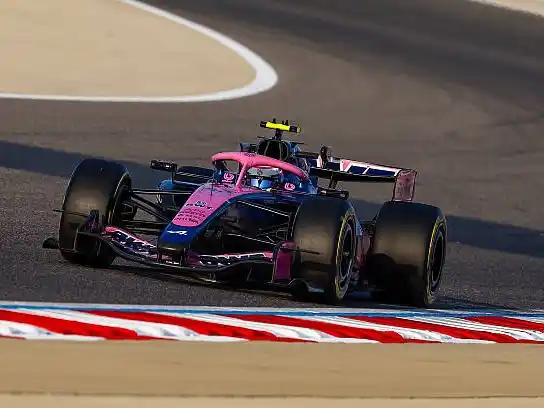 Colapinto tuvo un buen día de pruebas en Bahrein.