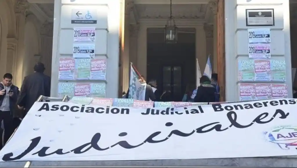 Los judiciales bonaerenses quieren seguir sin ir a trabajar y recordaron que "la pandemia no terminó"