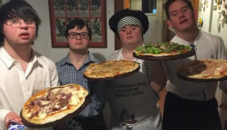 Cuatro amigos con Síndrome de Down abren su propia pizzería
