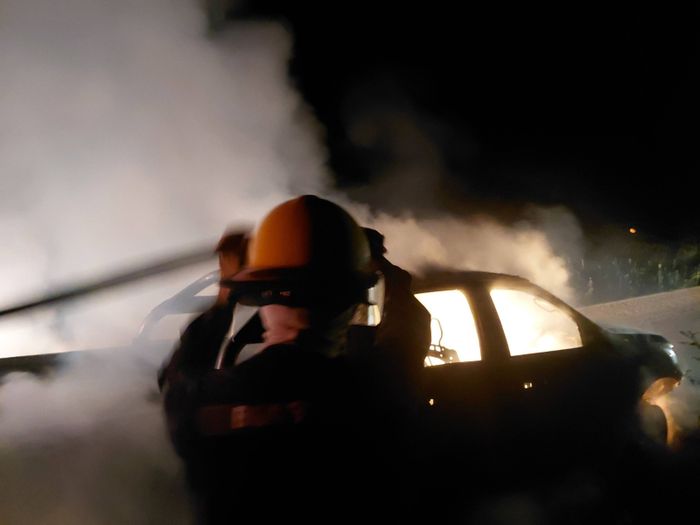 auto incendiado en zenon pereyra - 1