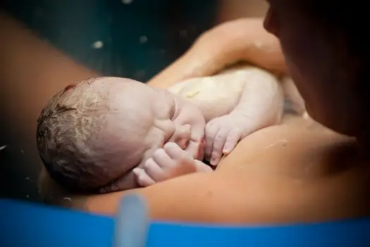 Un documental analiza el poder de la decisión a la hora de parir