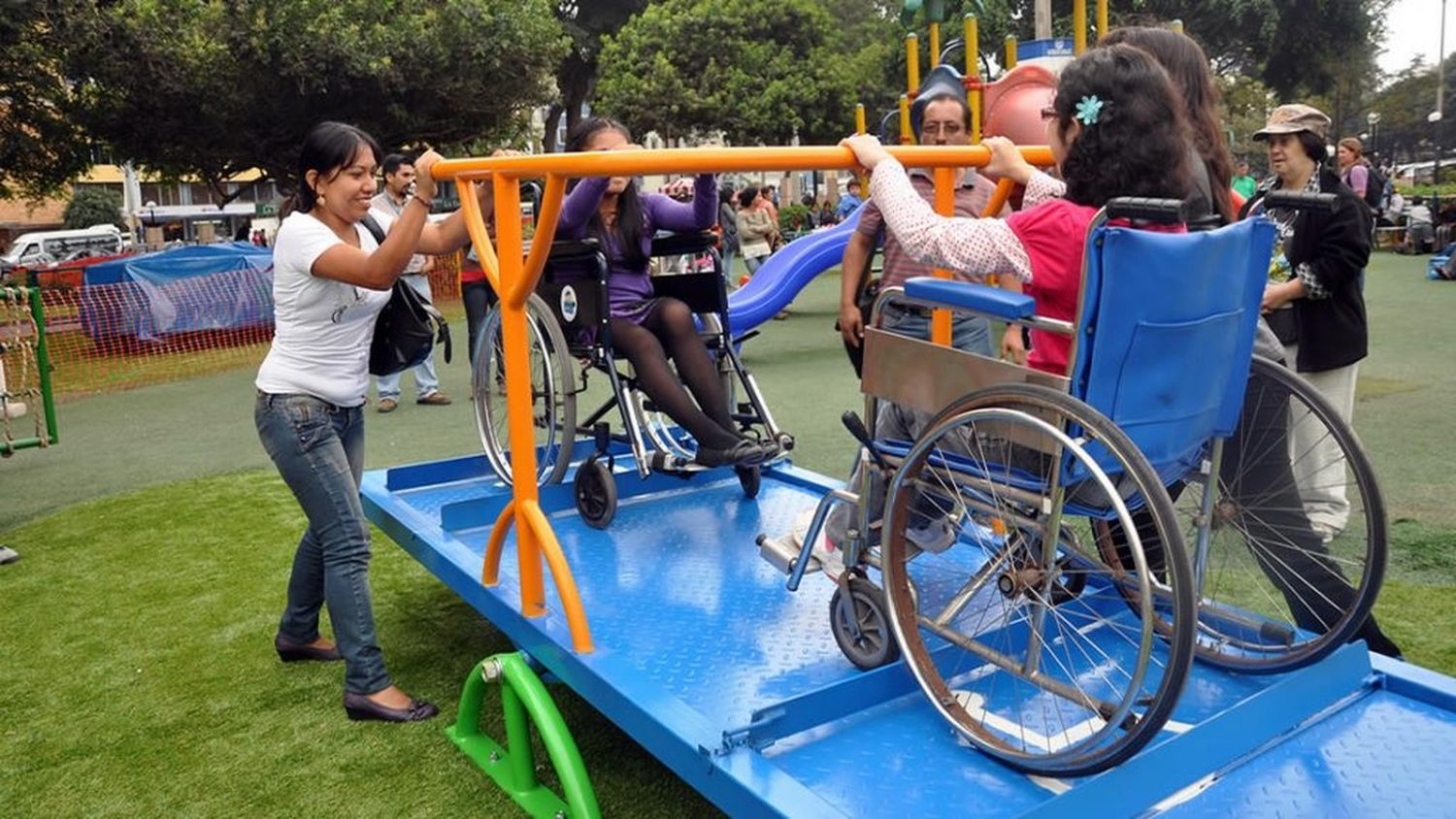 Impulsan una ordenanza para que las plazas y parques incorporen principios de accesibilidad