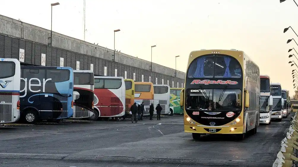 Los choferes de larga distancia levantaron el paro