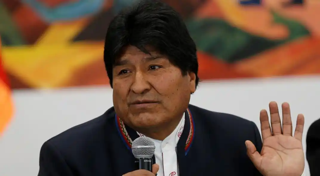 Jeanine Áñez festeja la inhabilitación electoral de Evo Morales