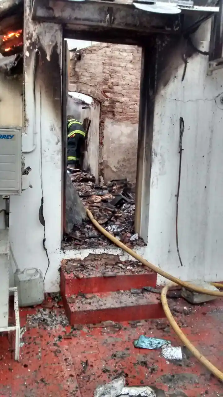 San Martín: Incendio en Tribunales y nueva amenaza a Vidal