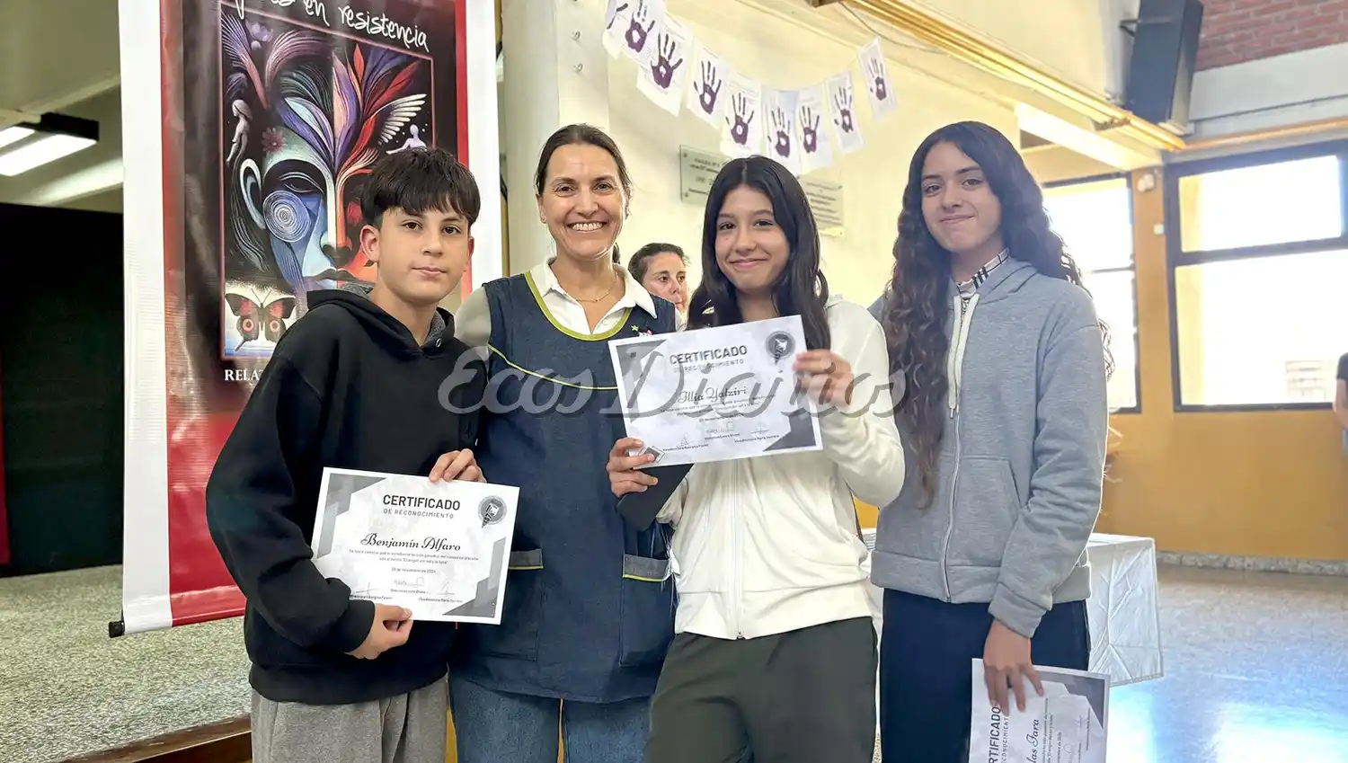 Diplomas. Recibieron los alumnos autores del lbro