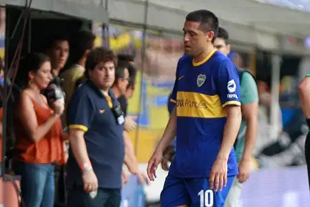 Riquelme está desgarrado y no jugará hasta 2014