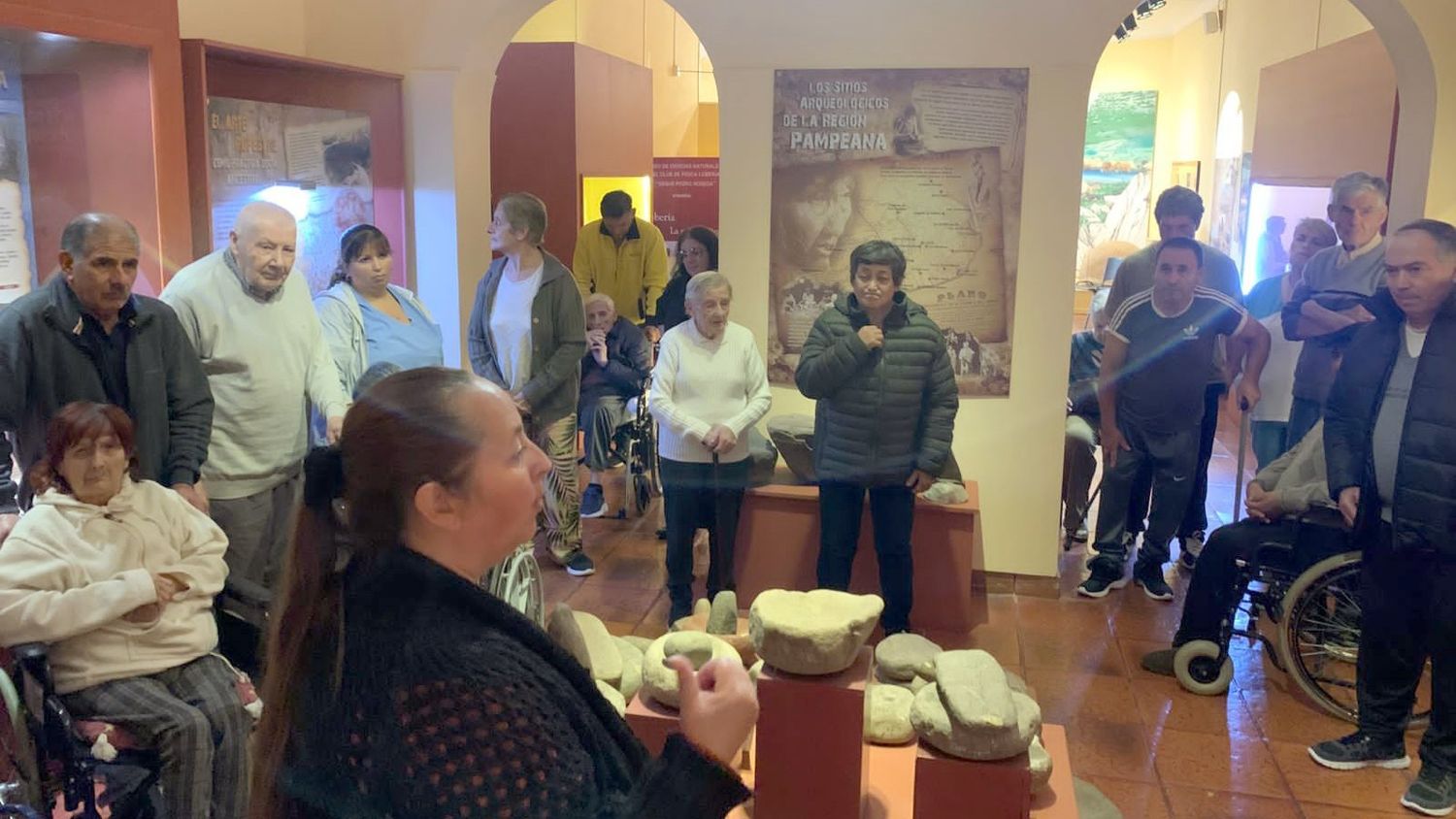 Visita. De residentes del hogar “Sor Teresa de Calcuta”