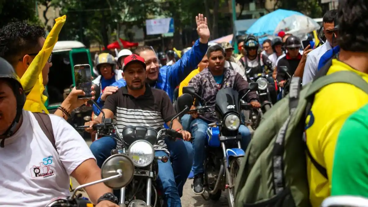 José Brito desde El Valle: Gloria al bravo pueblo. Hoy Caracas venció el miedo al cambio