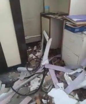 ROBO EN LA UCV, cargan con computadores y dejan destrozos