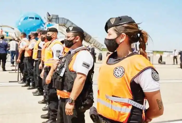 La PSA presentó su nuevo reglamento de uniformes no binario
