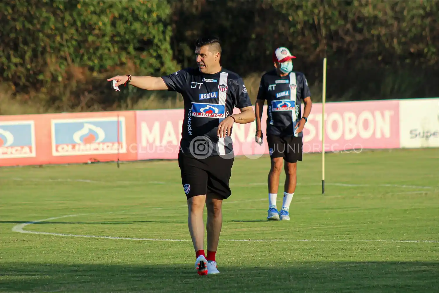 Real se estrena en Junior
