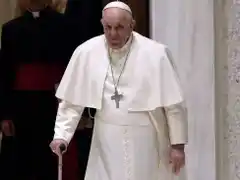 El Papa sigue en "estado crítico" y preocupa ahora una "insuficiencia renal inicial leve"