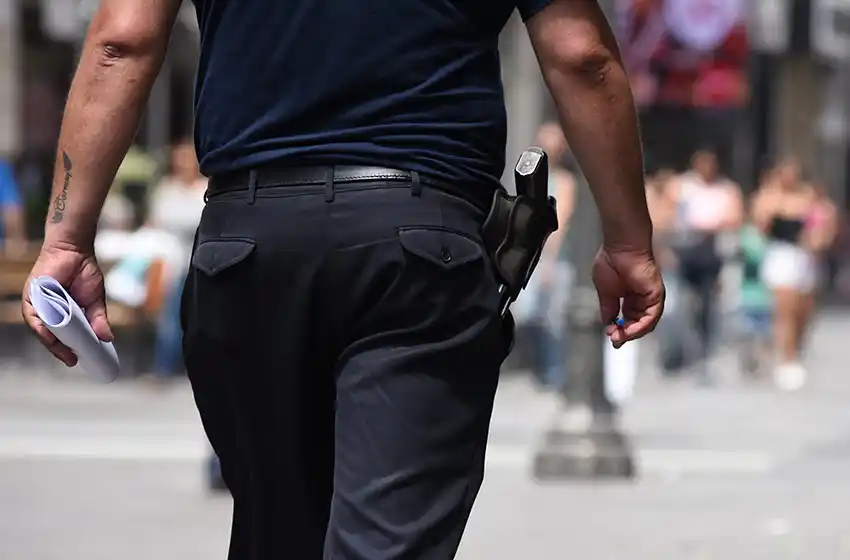 Tenía un arma ilegal y su novia lo denunció