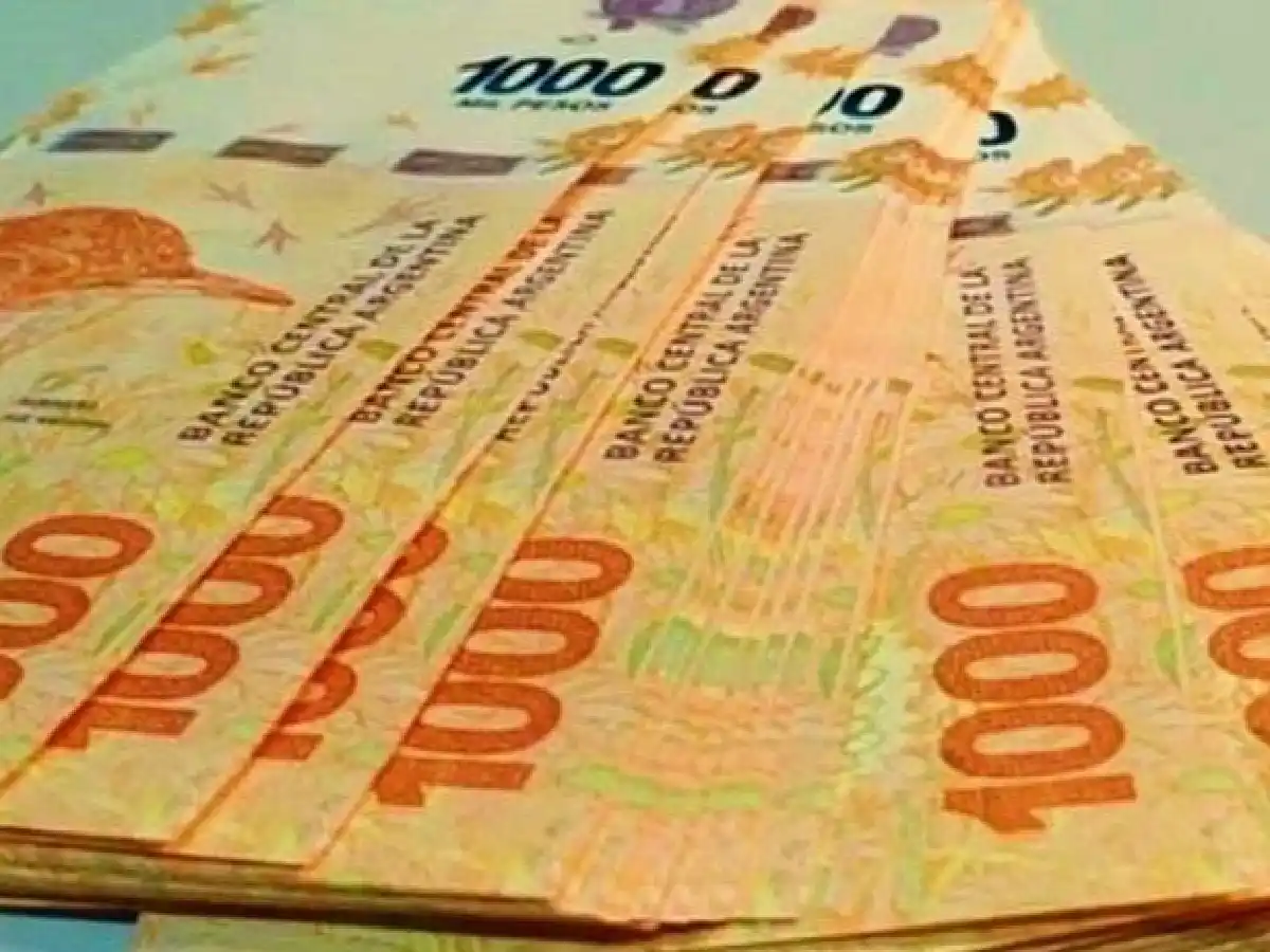 El Gobierno compra billetes de $1000 de urgencia a España