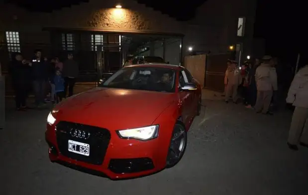 Allanamiento a Báez: autos de alta gama y joyas para "fierreros"