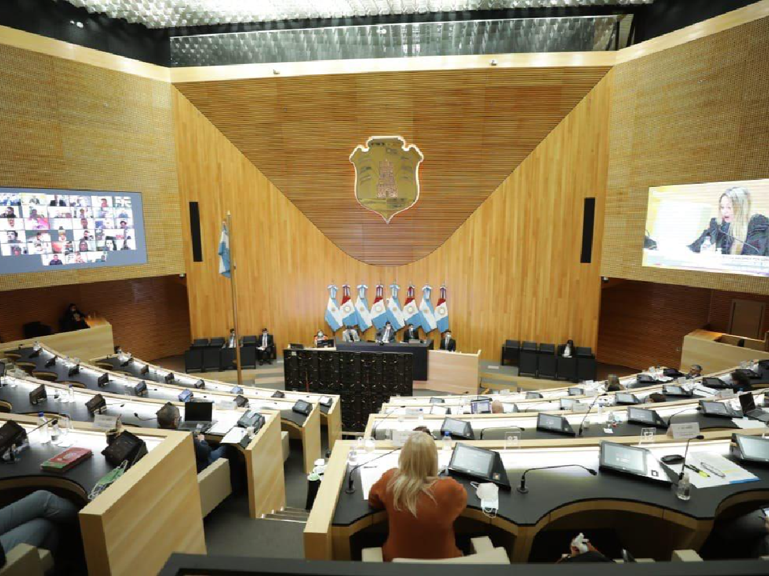 La Legislatura aprobó la ley que permite a Córdoba comprar vacunas