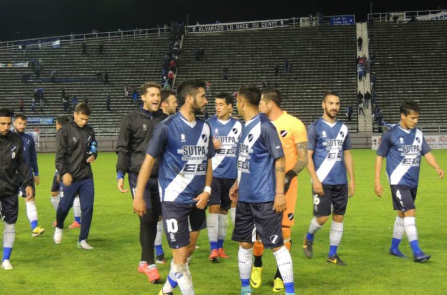 Alvarado lo perdió en el final