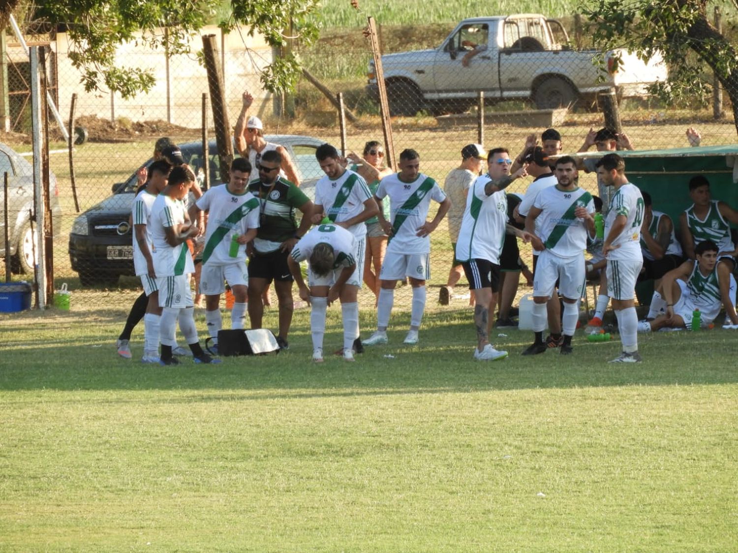 Belgrano derrotó a Centenario y pelea arriba