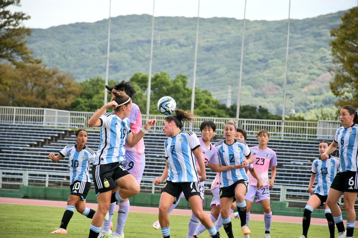 Argentina y Núñez se van de Japón con mejor imagen