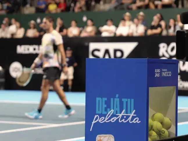 El mundo del tenis impulsó una colecta solidaria de pelotas en desuso para mejorar la inclusión educativa de niños con autismo, una iniciativa de Fundación INECO.Foto:Road to Australia