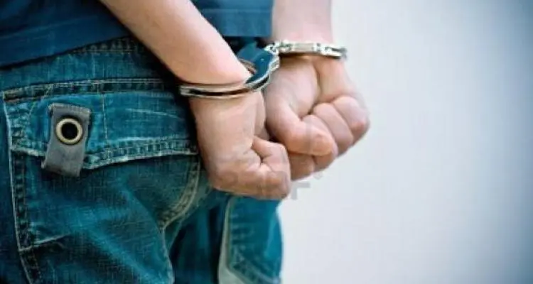 Menores de 12 y 17 años apresados por robo