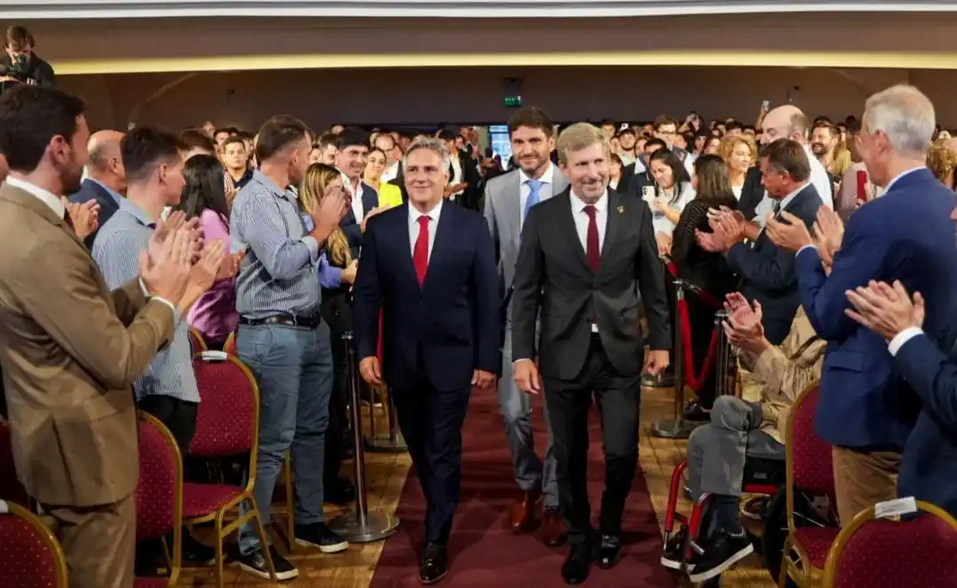 martin llaryora region centro