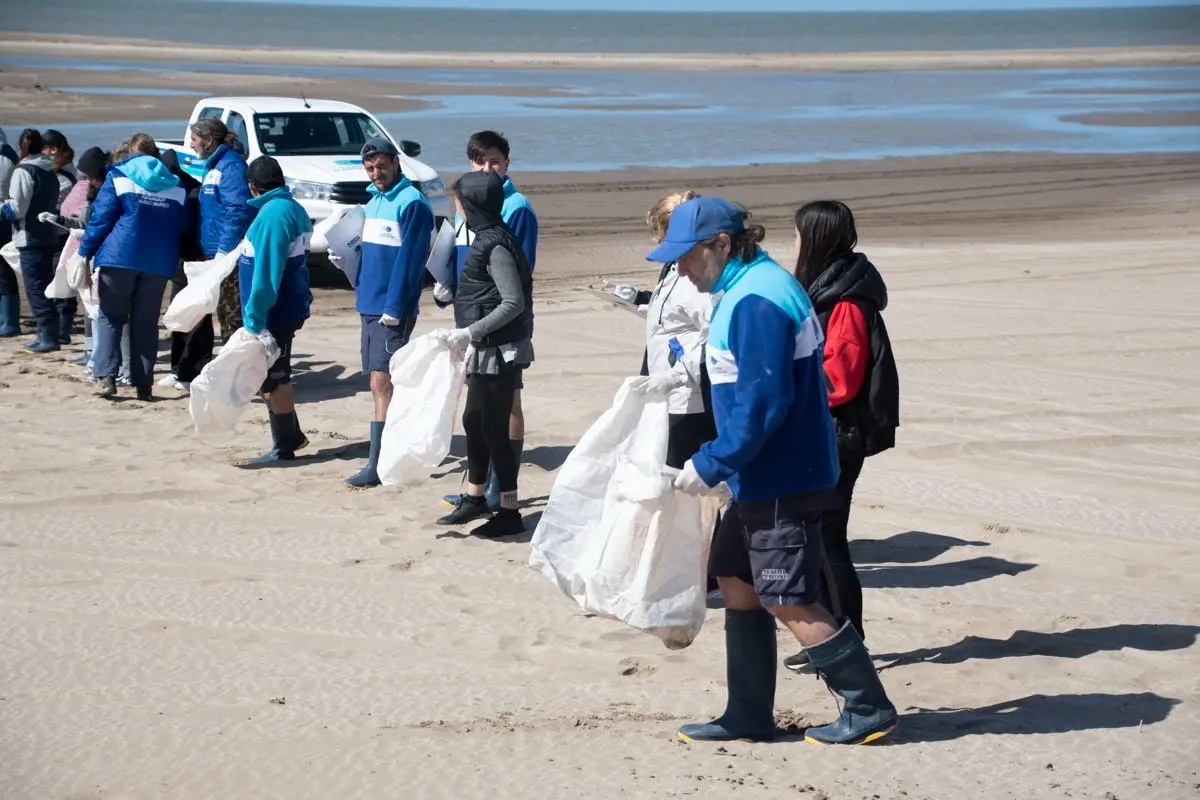 Preocupante: Censo que incluye a Necochea reveló cuáles son los residuos más comunes en la playa