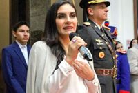 La vicepresidenta de Ecuador fue suspendida por abandonar su trabajo