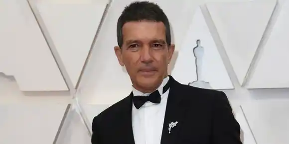 Antonio Banderas tiene coronavirus