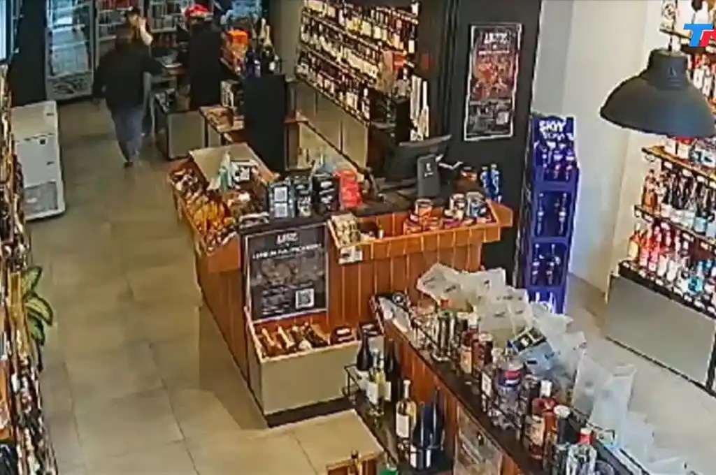 Atacó a la empleada de un negocio