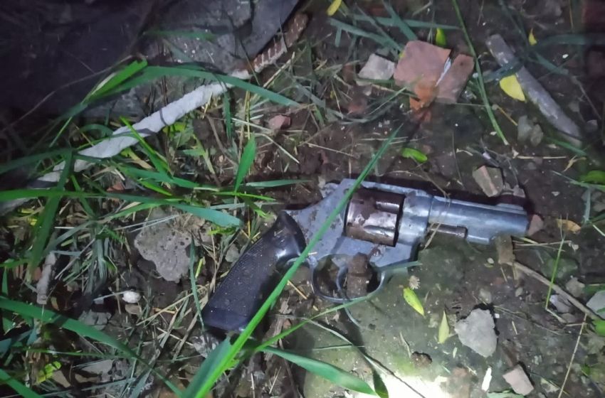 Buscan a un hombre que amenazó y le robó a un taxista