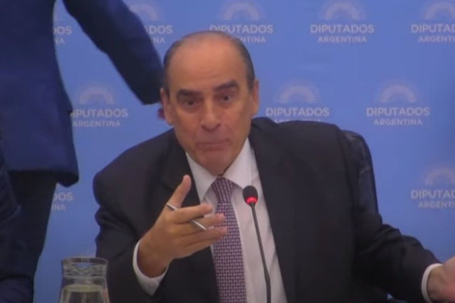 Francos anticipó que modificarán “errores de redacción” en la ley Ómnibus