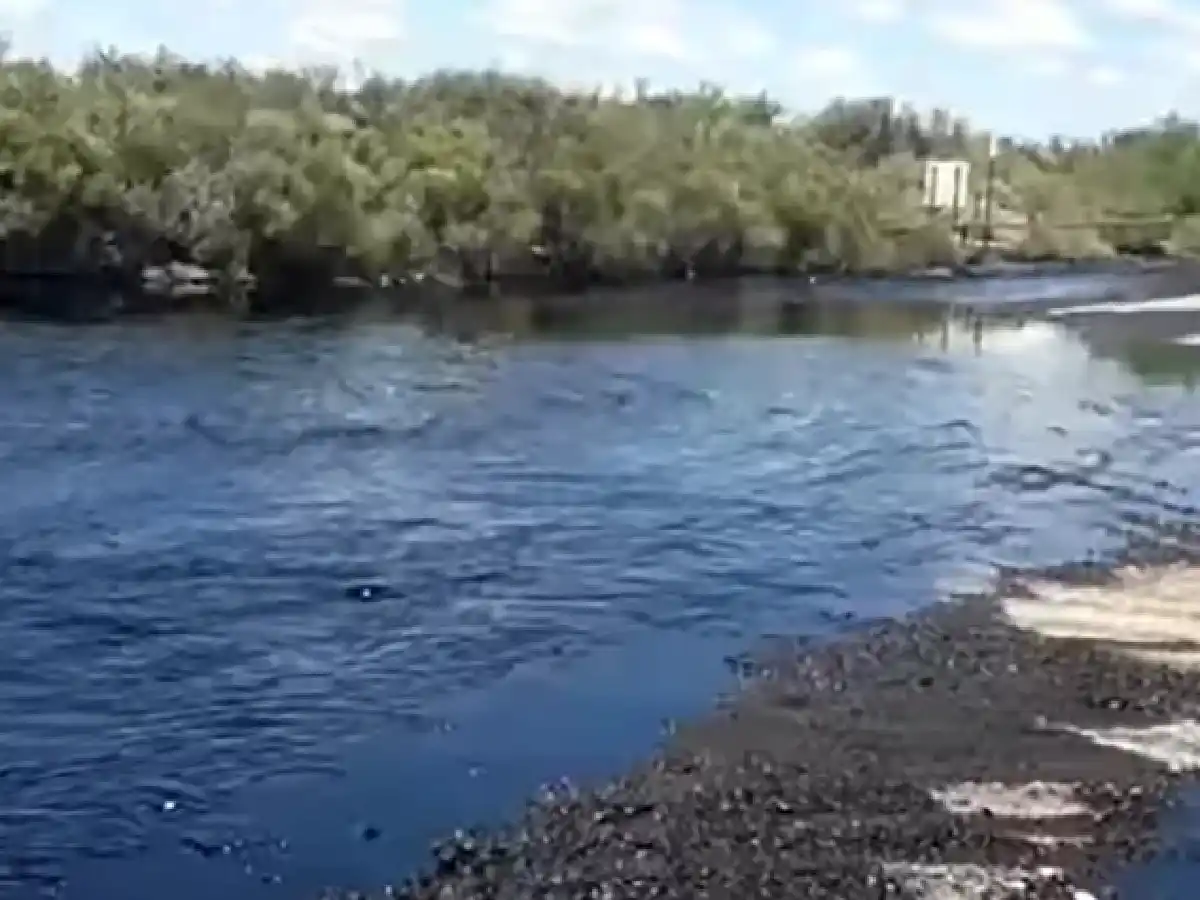 Preocupa un importante derrame de petróleo en Río Negro