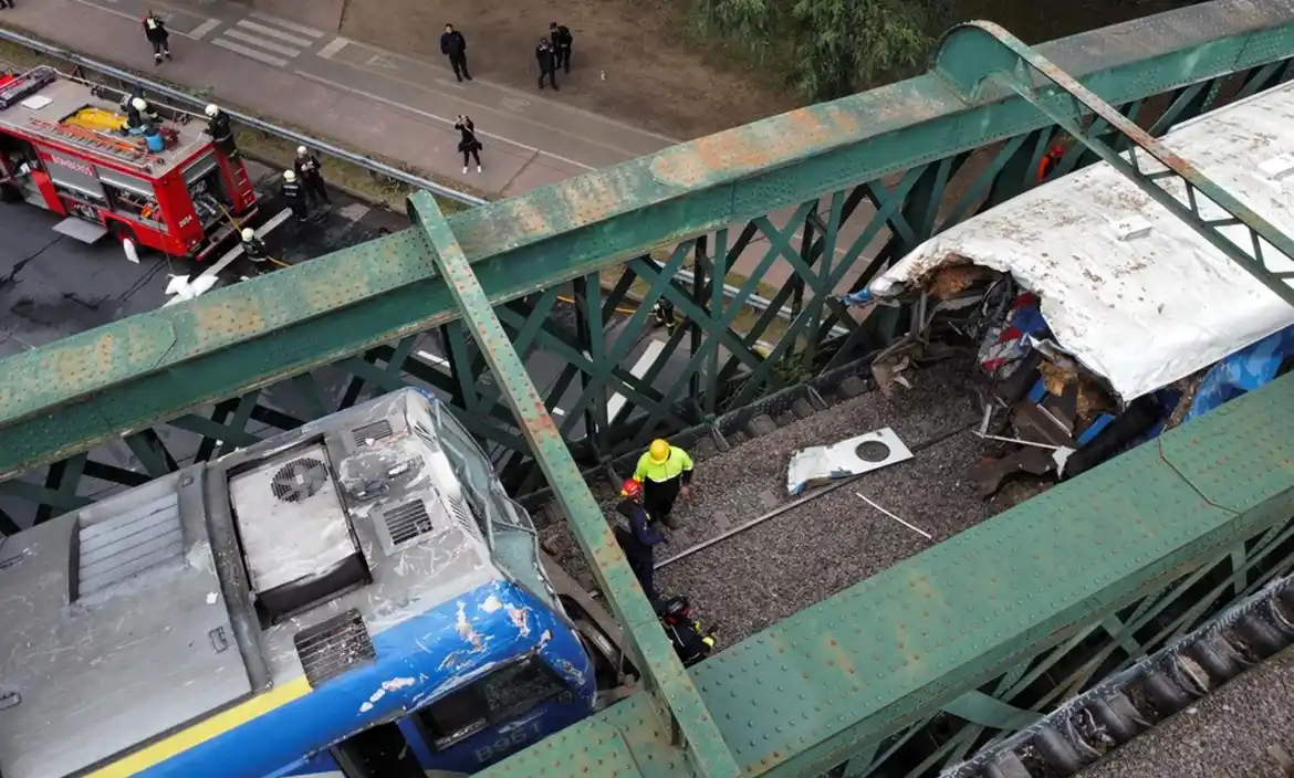 Piden que seis empleados ferroviarios vayan a juicio por el choque de trenes de la línea San Martín