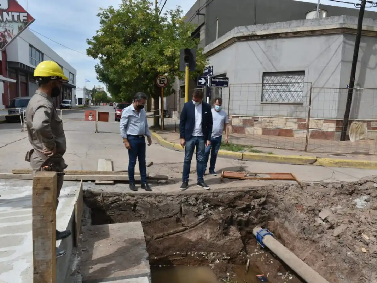 Avanza la obra de desagües que  evitará anegamientos en el centro