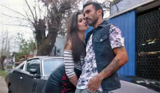 Las fotos de Cubero y Barbie Vélez, a los besos