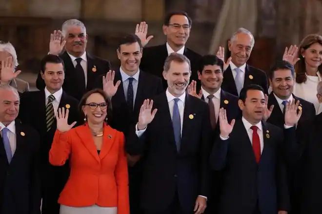 Plantón del eje bolivariano en la Cumbre Iberoamericana en Guatemala